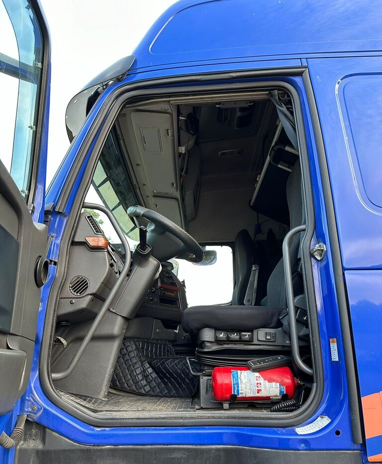 Gjysmë-kamion Volvo FH 500: foto 10