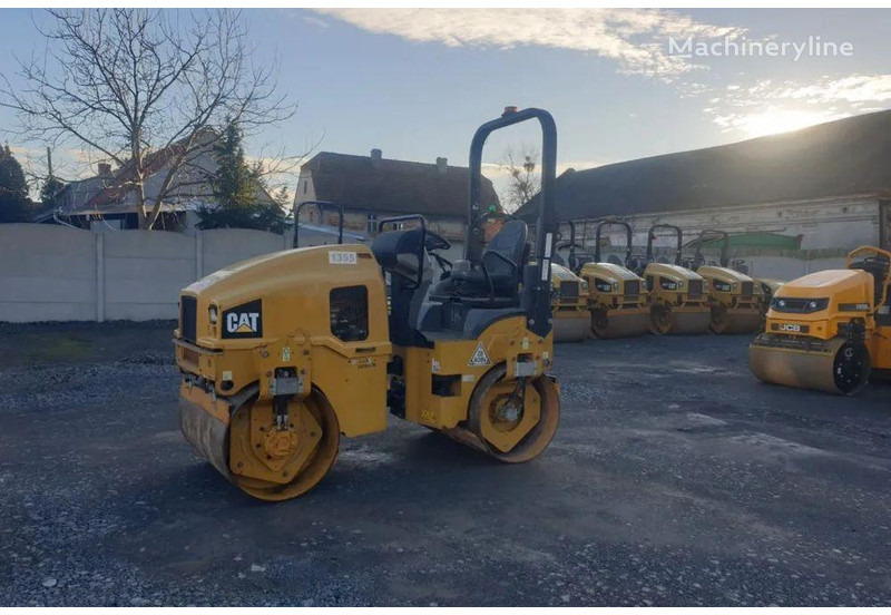 Caterpillar CB 24B road roller - Rul: foto 3 Caterpillar CB 24B road roller - Rul: foto 3