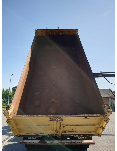 DAF CF GINAF X3335 S 6x6 DUMP TRUCK+HDS ATLAS 1460 HYDROBORD - Kamion vetëshkarkues, Kamion me vinç: foto 4 DAF CF GINAF X3335 S 6x6 DUMP TRUCK+HDS ATLAS 1460 HYDROBORD - Kamion vetëshkarkues, Kamion me vinç: foto 4