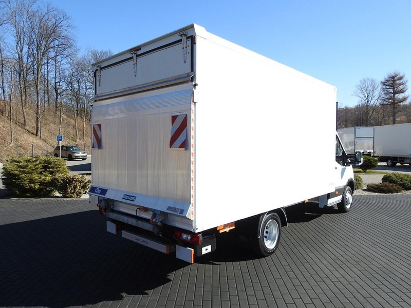 Ford TRANSIT KONTENER WINDA 8 PALET BLIŹNIACZE KOŁA KLIMATYZACJA 13 - Kamioncine me kontinier: foto 3 Ford TRANSIT KONTENER WINDA 8 PALET BLIŹNIACZE KOŁA KLIMATYZACJA 13 - Kamioncine me kontinier: foto 3