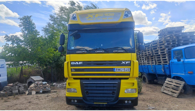 DAF XF 105.410 Tractor Lowdeck - MEGA - Gjysmë-kamion: foto 2 DAF XF 105.410 Tractor Lowdeck - MEGA - Gjysmë-kamion: foto 2