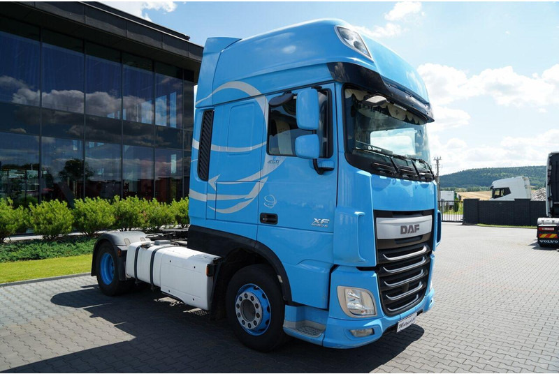 DAF XF 460 / SUPER SPACE CAB / RETARDER / EURO 6 / 2015 YEAR - Gjysmë-kamion: foto 3 DAF XF 460 / SUPER SPACE CAB / RETARDER / EURO 6 / 2015 YEAR - Gjysmë-kamion: foto 3