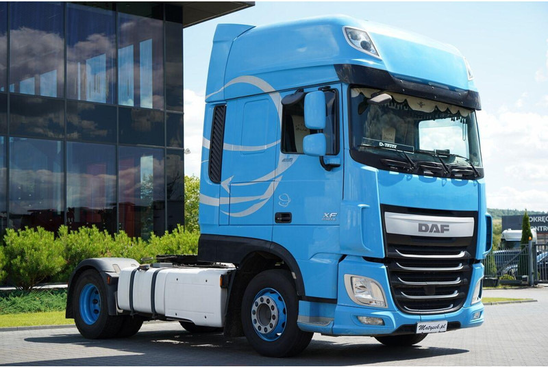 DAF XF 460 / SUPER SPACE CAB / RETARDER / EURO 6 / 2015 YEAR - Gjysmë-kamion: foto 1 DAF XF 460 / SUPER SPACE CAB / RETARDER / EURO 6 / 2015 YEAR - Gjysmë-kamion: foto 1