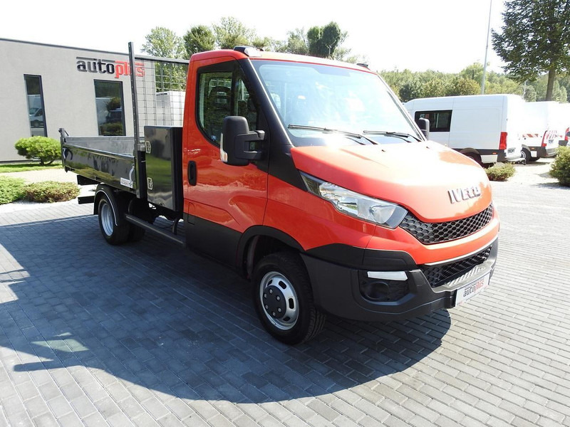 Iveco DAILY 35C13 WYWROTKA TEMPOMAT KLIMATYZACJA BLIŹNIACZE KOŁA 130K - Kamioncine vetëshkarkuese: foto 4 Iveco DAILY 35C13 WYWROTKA TEMPOMAT KLIMATYZACJA BLIŹNIACZE KOŁA 130K - Kamioncine vetëshkarkuese: foto 4
