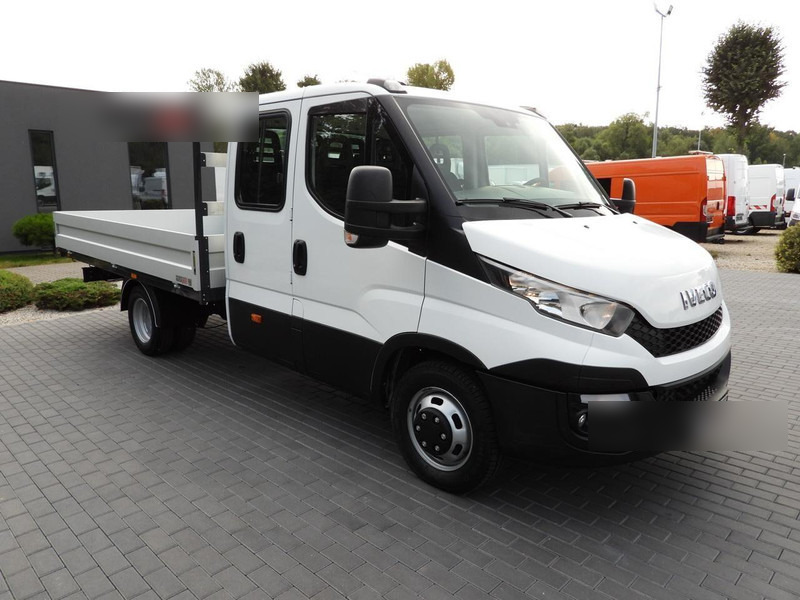 Iveco DAILY 35C17 SKRZYNIA PODWÓJNA KABINA DOKA 7 MIEJSC TEMPOMAT BLIŹ - Kamioncine me karroceri: foto 4 Iveco DAILY 35C17 SKRZYNIA PODWÓJNA KABINA DOKA 7 MIEJSC TEMPOMAT BLIŹ - Kamioncine me karroceri: foto 4