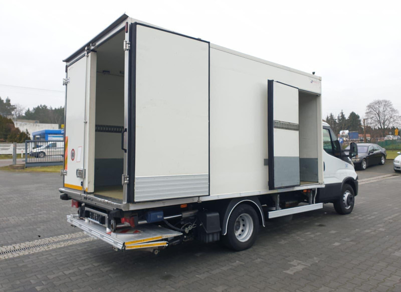 Iveco DAILY 60C15 60-150 TWO-CHAMBER REFRIGERATOR CONTAINER ISOTHERM F - Kamion frigorifer: foto 1 Iveco DAILY 60C15 60-150 TWO-CHAMBER REFRIGERATOR CONTAINER ISOTHERM F - Kamion frigorifer: foto 1