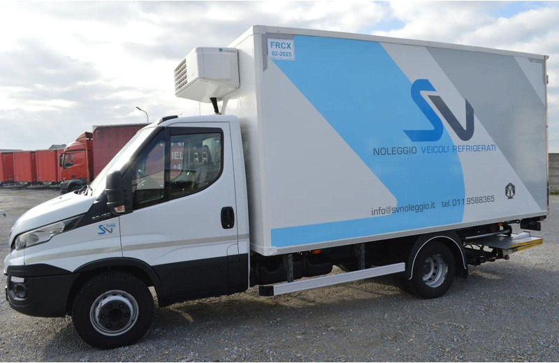 Iveco DAILY 60C15 REFRIGERATOR + SIDE AND REAR DOORS, LIFT FOLDED UNDE - Kamion frigorifer: foto 2 Iveco DAILY 60C15 REFRIGERATOR + SIDE AND REAR DOORS, LIFT FOLDED UNDE - Kamion frigorifer: foto 2