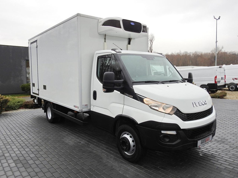 Iveco DAILY 70C17 CHŁODNIA 0*C WINDA 9 PALET ZASILANIE 230V TEMPOMAT K - Furgon frigorifer: foto 4 Iveco DAILY 70C17 CHŁODNIA 0*C WINDA 9 PALET ZASILANIE 230V TEMPOMAT K - Furgon frigorifer: foto 4