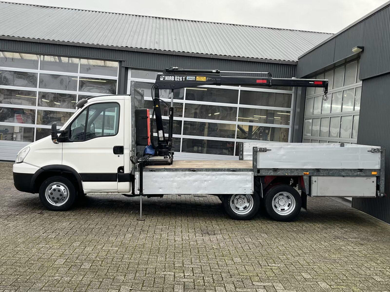 Iveco Daily 40C17 - Flatbed truck + crane - Kamioncine me karroceri: foto 5 Iveco Daily 40C17 - Flatbed truck + crane - Kamioncine me karroceri: foto 5