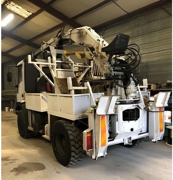 Iveco - Drilling crane truck 4x4 - Sondë shpimi: foto 2 Iveco - Drilling crane truck 4x4 - Sondë shpimi: foto 2