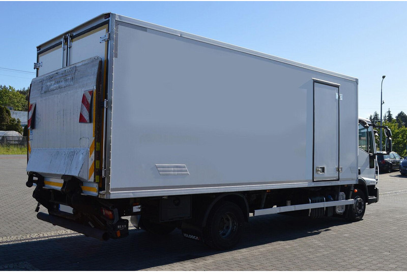 Iveco EUROCARGO 120EL18 REFRIGERATOR+LIFT SIDE DOOR - Kamion frigorifer: foto 4 Iveco EUROCARGO 120EL18 REFRIGERATOR+LIFT SIDE DOOR - Kamion frigorifer: foto 4