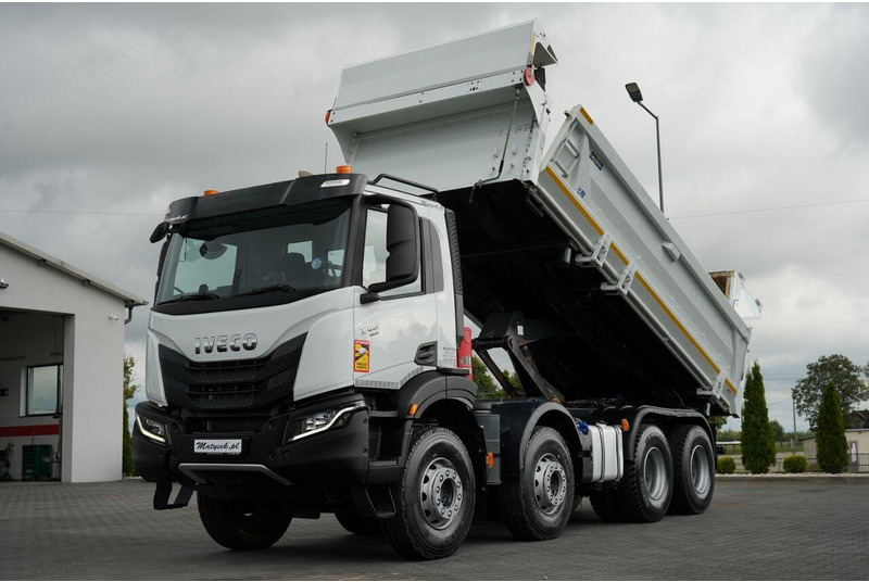Iveco X-WAY 480 / 8X4 / WYWROTKA DWUSTRONNA / HYDROBURTA / HYDROKLAPA - Kamion vetëshkarkues: foto 1 Iveco X-WAY 480 / 8X4 / WYWROTKA DWUSTRONNA / HYDROBURTA / HYDROKLAPA - Kamion vetëshkarkues: foto 1