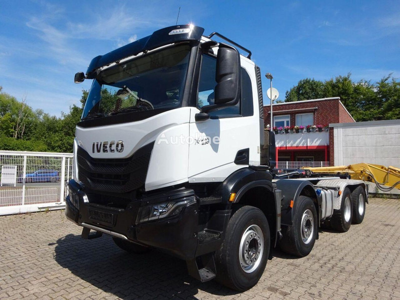 Iveco X-WAY 480 - Hook lift truck 8x4 - Kamion vetëngarkues: foto 1 Iveco X-WAY 480 - Hook lift truck 8x4 - Kamion vetëngarkues: foto 1