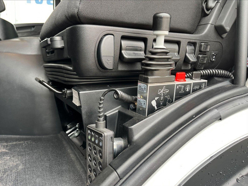 Lizingu i Iveco X-WAY AD200X36/P HR OFF 3 way tipper Iveco X-WAY AD200X36/P HR OFF 3 way tipper: foto 9 Lizingu i Iveco X-WAY AD200X36/P HR OFF 3 way tipper Iveco X-WAY AD200X36/P HR OFF 3 way tipper: foto 9