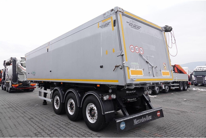 Janmil WYWROTKA / 42 m3 / TYŁ KLAPA / SAF / OŚ PODNOSZONA / ALUFELGI / - Gjysmë rimorkio vetëshkarkuese: foto 3 Janmil WYWROTKA / 42 m3 / TYŁ KLAPA / SAF / OŚ PODNOSZONA / ALUFELGI / - Gjysmë rimorkio vetëshkarkuese: foto 3