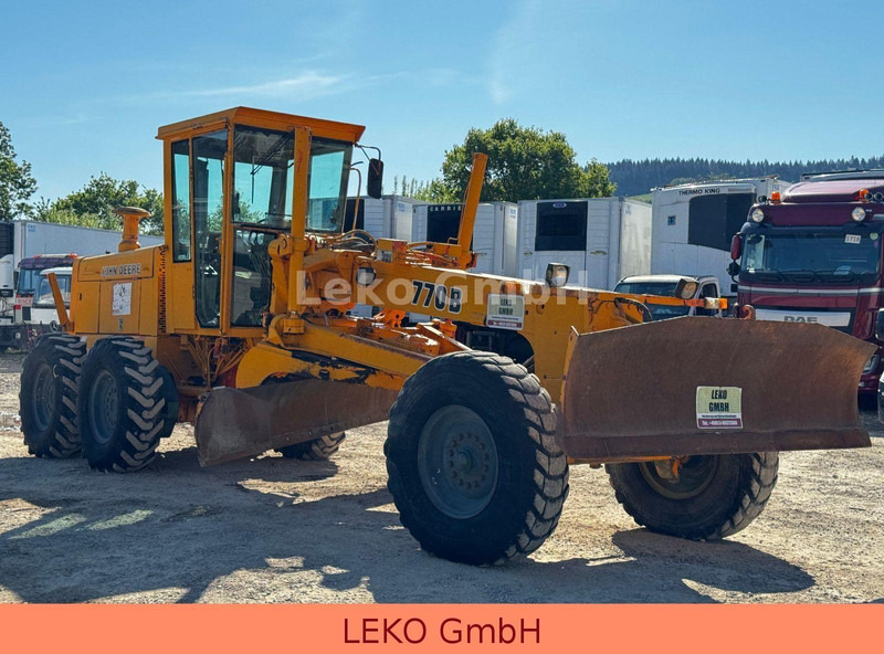 John Deere 770B - Makinë niveluese: foto 1 John Deere 770B - Makinë niveluese: foto 1
