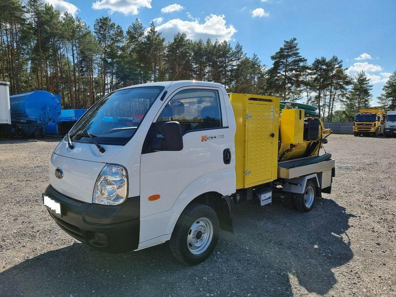 Kia Csatornatisztító - Kamion me vakuum: foto 1 Kia Csatornatisztító - Kamion me vakuum: foto 1