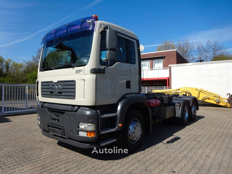 MAN 26.310 TGA - Hook lift truck - Kamion vetëngarkues: foto 2 MAN 26.310 TGA - Hook lift truck - Kamion vetëngarkues: foto 2