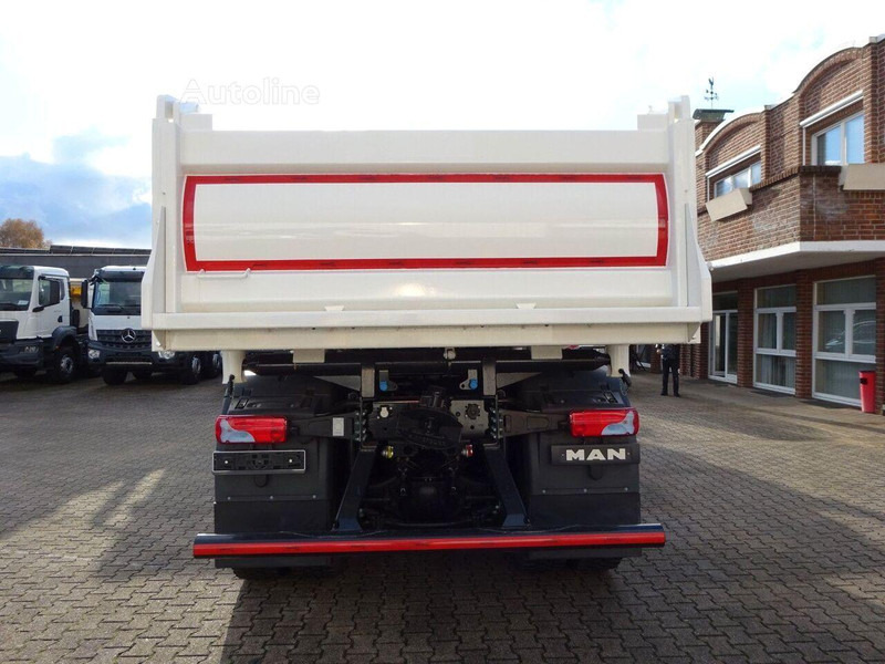 MAN 33.430 - 3 way tipper+crane 6x6 - Kamion vetëshkarkues, Kamion me vinç: foto 5 MAN 33.430 - 3 way tipper+crane 6x6 - Kamion vetëshkarkues, Kamion me vinç: foto 5