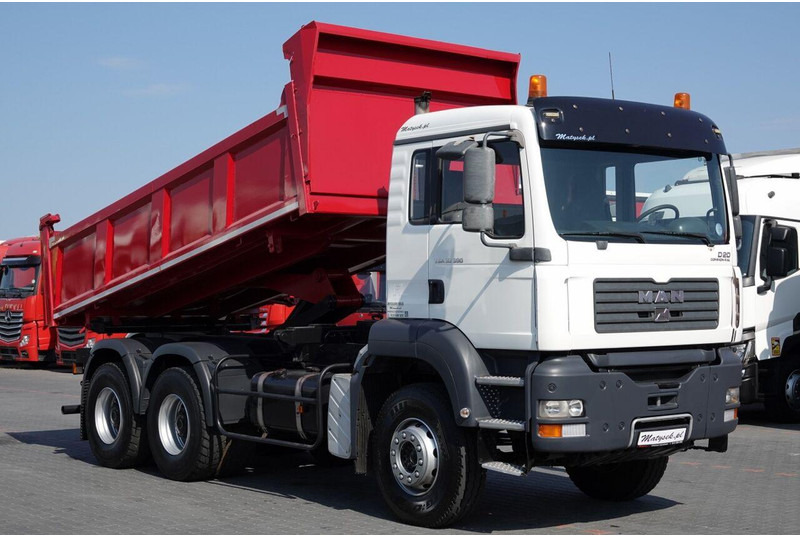 MAN TGA 33.390 / 6X4 / WYWROTKA 2 STRONNA / HYDROBURTA / MANUAL / SP - Kamion vetëshkarkues: foto 5 MAN TGA 33.390 / 6X4 / WYWROTKA 2 STRONNA / HYDROBURTA / MANUAL / SP - Kamion vetëshkarkues: foto 5