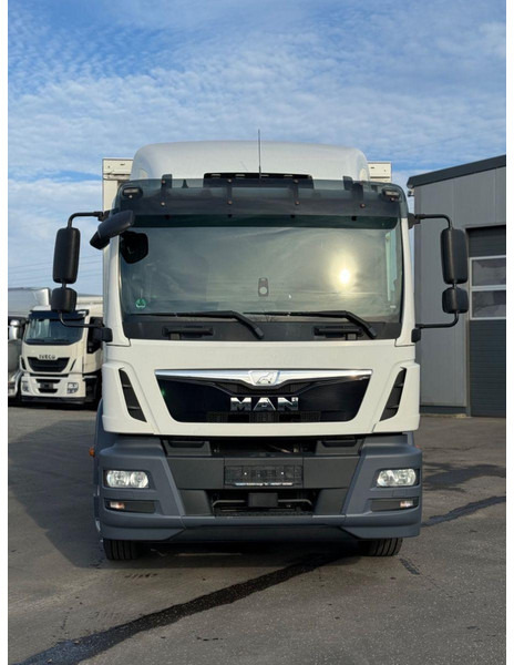 MAN TGM 18.290 L Beverage Truck + Tail Lift - Kamion vagonetë: foto 3 MAN TGM 18.290 L Beverage Truck + Tail Lift - Kamion vagonetë: foto 3
