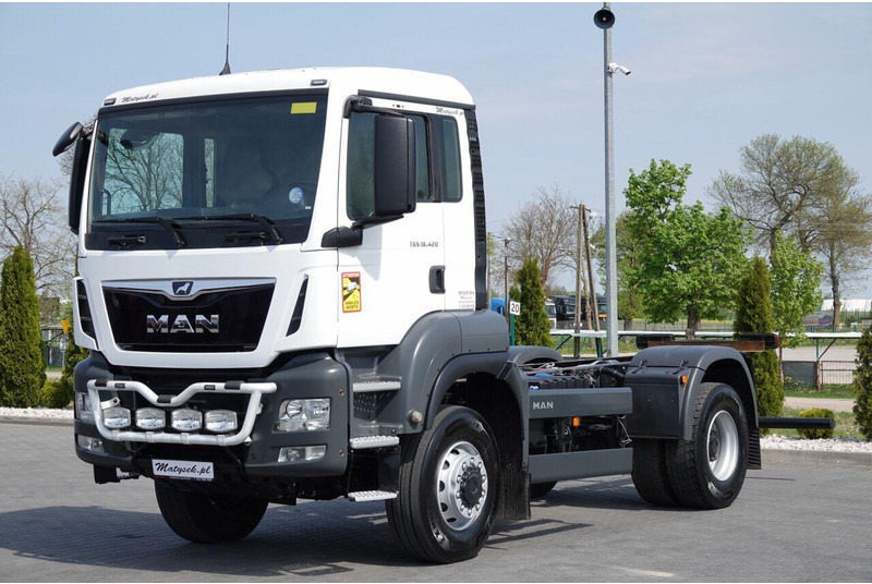 MAN TGS 18.420 / 4X4 / RAMA DŁ. 5,6 M / NAVI / DO ZABUDOWY / SPROWA - Kamion kabinë-shasi: foto 2 MAN TGS 18.420 / 4X4 / RAMA DŁ. 5,6 M / NAVI / DO ZABUDOWY / SPROWA - Kamion kabinë-shasi: foto 2