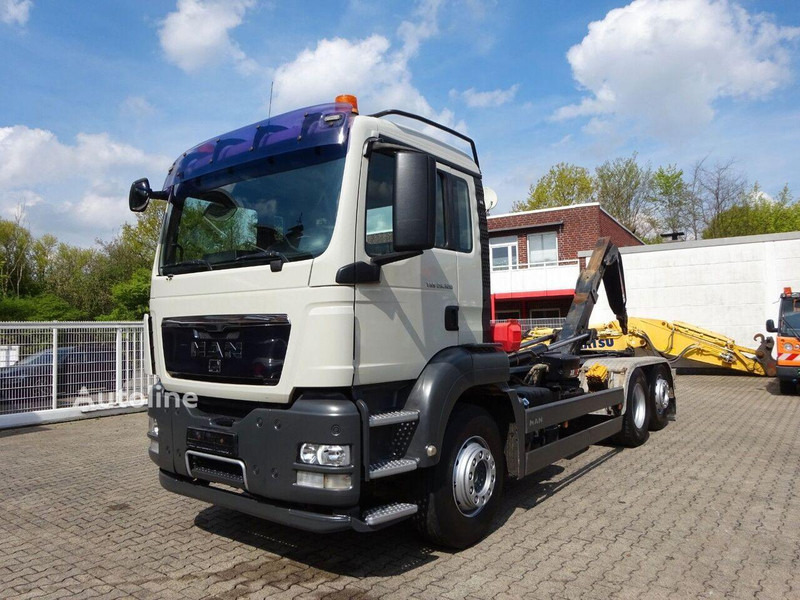 MAN TGS 26.320 - Hook lift truck - Kamion vetëngarkues, Kamion me vinç: foto 3 MAN TGS 26.320 - Hook lift truck - Kamion vetëngarkues, Kamion me vinç: foto 3