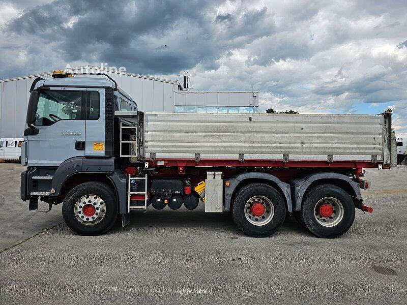 MAN TGS 26.440 - 3 way tipper - Kamion vetëshkarkues: foto 2 MAN TGS 26.440 - 3 way tipper - Kamion vetëshkarkues: foto 2