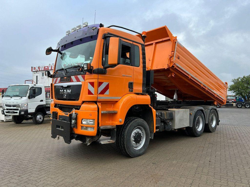 MAN TGS 33.440 AK 6x6 3-Way Tipper - Kamion vetëshkarkues: foto 1 MAN TGS 33.440 AK 6x6 3-Way Tipper - Kamion vetëshkarkues: foto 1