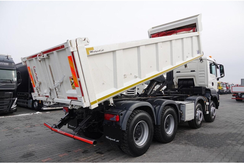 MAN TGS 35.480 / 8x4 / WYWROTKA / BORDMATIC / HYDROBURTA / OPONY 100 - Kamion vetëshkarkues: foto 4 MAN TGS 35.480 / 8x4 / WYWROTKA / BORDMATIC / HYDROBURTA / OPONY 100 - Kamion vetëshkarkues: foto 4