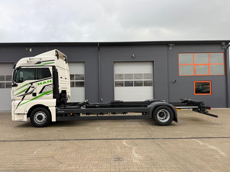 MAN TGX 18.470 // Przebieg 252 tyś. km !!! // Ciężarówka jak nowa // - Kamion kabinë-shasi: foto 2 MAN TGX 18.470 // Przebieg 252 tyś. km !!! // Ciężarówka jak nowa // - Kamion kabinë-shasi: foto 2