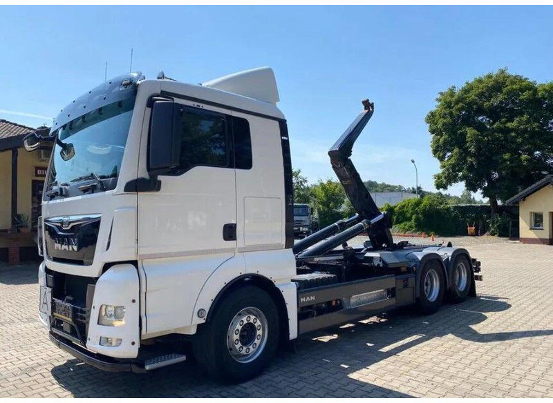 MAN TGX 26.440 - Kamion vetëngarkues: foto 1 MAN TGX 26.440 - Kamion vetëngarkues: foto 1