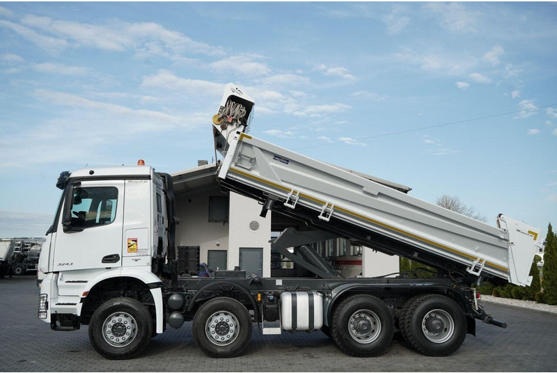 Mercedes-Benz AROCS 3243 / 8x4 / WYWROTKA DWUSTRONNA / HYDROBURTA / BORDMATIC - Kamion vetëshkarkues: foto 2 Mercedes-Benz AROCS 3243 / 8x4 / WYWROTKA DWUSTRONNA / HYDROBURTA / BORDMATIC - Kamion vetëshkarkues: foto 2