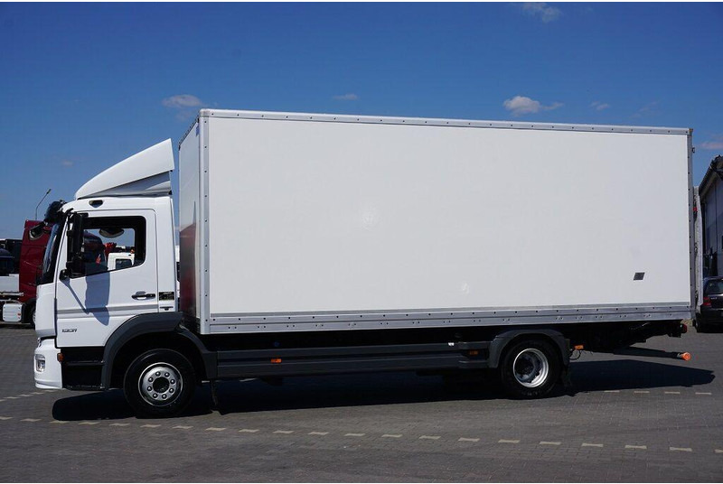 Mercedes-Benz ATEGO / 1221 / ACC / EURO 6 / KONTENER + WINDA / 17 PALET - Kamion vagonetë: foto 3 Mercedes-Benz ATEGO / 1221 / ACC / EURO 6 / KONTENER + WINDA / 17 PALET - Kamion vagonetë: foto 3