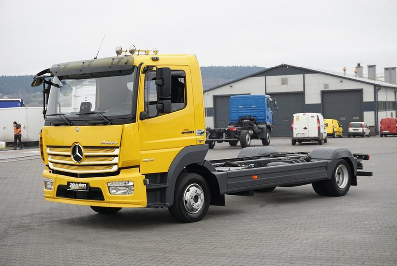 Mercedes-Benz ATEGO / 1224 / ACC / EURO 6 / PODWOZIE DO ZABUDOWY / DŁ. 4,8 M - Kamion kabinë-shasi: foto 2 Mercedes-Benz ATEGO / 1224 / ACC / EURO 6 / PODWOZIE DO ZABUDOWY / DŁ. 4,8 M - Kamion kabinë-shasi: foto 2
