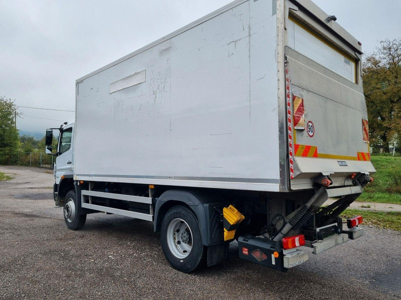 Mercedes-Benz ATEGO 1323 4x4 Refrigerated CARRIER XARIOS 600MT + Tail Lift - Kamion frigorifer: foto 3 Mercedes-Benz ATEGO 1323 4x4 Refrigerated CARRIER XARIOS 600MT + Tail Lift - Kamion frigorifer: foto 3