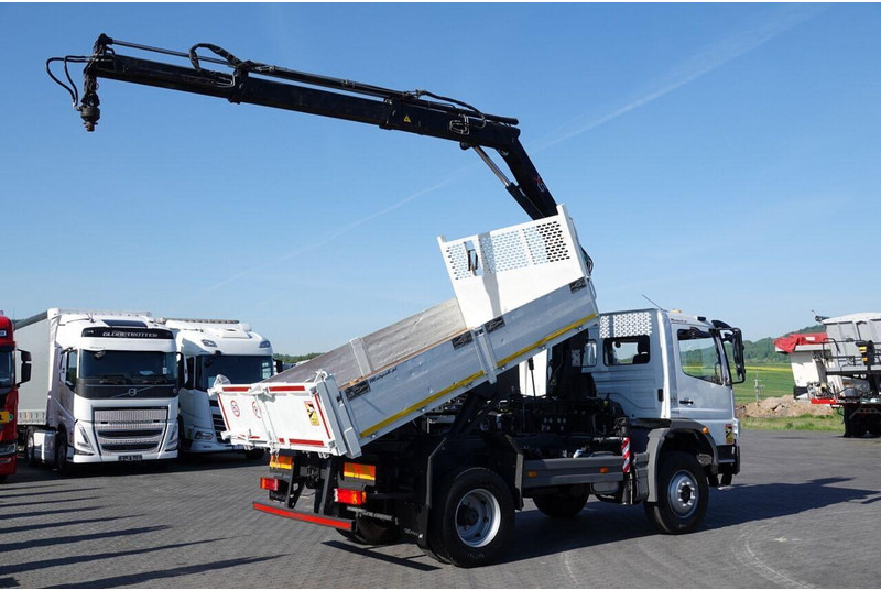 Mercedes-Benz ATEGO 16.24 / 4X4 / WYWROTKA + HDS HIAB 111 BS-2 / PILOT / ROT - Kamion vetëshkarkues: foto 4 Mercedes-Benz ATEGO 16.24 / 4X4 / WYWROTKA + HDS HIAB 111 BS-2 / PILOT / ROT - Kamion vetëshkarkues: foto 4