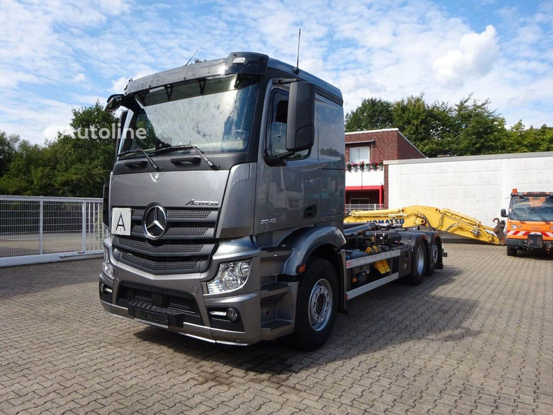 Mercedes-Benz Actros 2545 Hook lift truck 6x2 - Kamion vetëngarkues, Kamion me vinç: foto 1 Mercedes-Benz Actros 2545 Hook lift truck 6x2 - Kamion vetëngarkues, Kamion me vinç: foto 1