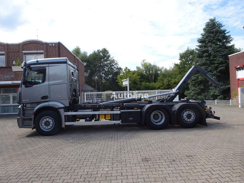 Mercedes-Benz Actros 2545 - Hook lift truck 6x2 - Kamion vetëngarkues: foto 5 Mercedes-Benz Actros 2545 - Hook lift truck 6x2 - Kamion vetëngarkues: foto 5