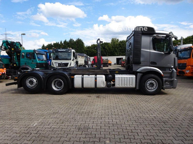 Mercedes-Benz Actros 2545 Hook lift truck 6x2 - Kamion vetëngarkues, Kamion me vinç: foto 5 Mercedes-Benz Actros 2545 Hook lift truck 6x2 - Kamion vetëngarkues, Kamion me vinç: foto 5