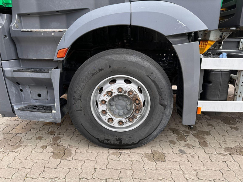 Kamion vetëngarkues, Kamion me vinç Mercedes-Benz Actros 4 3 Achser BM 963 2648 OM471 6x4 Fg: foto 8