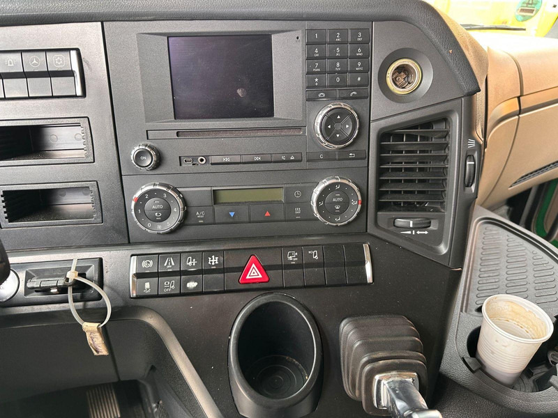 Kamion vetëngarkues, Kamion me vinç Mercedes-Benz Actros 4 3 Achser BM 963 2648 OM471 6x4 Fg: foto 14