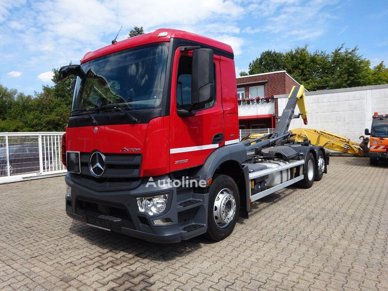 Mercedes-Benz Antos 2532 - Hook lift truck - Kamion vetëngarkues: foto 3 Mercedes-Benz Antos 2532 - Hook lift truck - Kamion vetëngarkues: foto 3