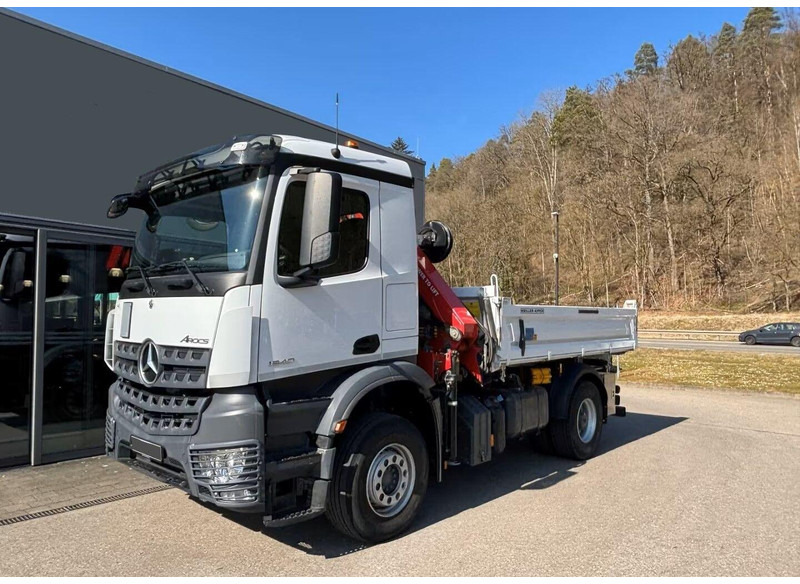 Mercedes-Benz Arocs 1840 - 3 way tipper truck + crane - Kamion vetëshkarkues, Kamion me vinç: foto 1 Mercedes-Benz Arocs 1840 - 3 way tipper truck + crane - Kamion vetëshkarkues, Kamion me vinç: foto 1