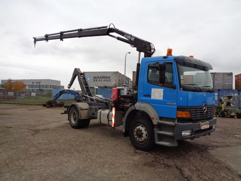 Mercedes-Benz Atego 1828 Hook lift truck + Crane Hiab 102 - Kamion vetëngarkues, Kamion me vinç: foto 2 Mercedes-Benz Atego 1828 Hook lift truck + Crane Hiab 102 - Kamion vetëngarkues, Kamion me vinç: foto 2