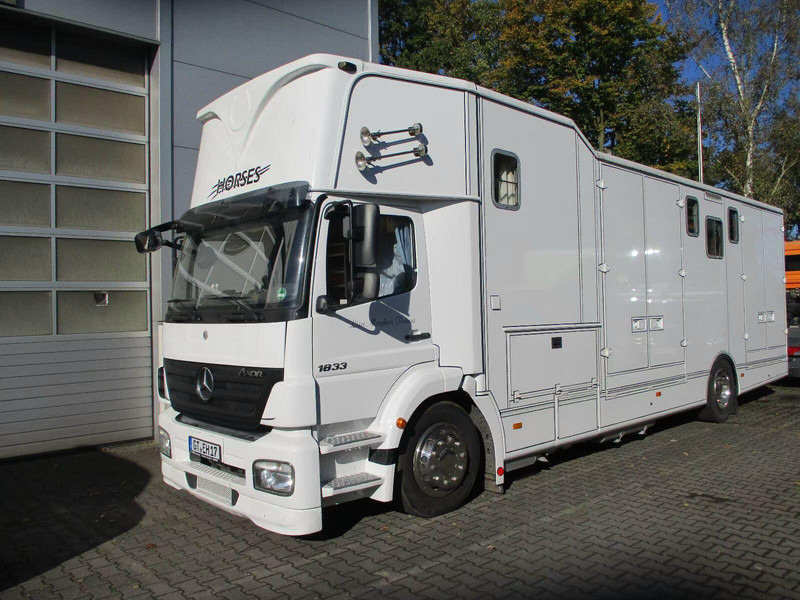 Mercedes-Benz Axor 1833 - Horse transporter - Kamion për kuaj: foto 1 Mercedes-Benz Axor 1833 - Horse transporter - Kamion për kuaj: foto 1