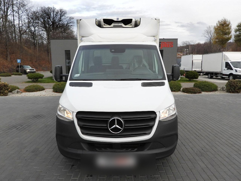 Mercedes-Benz SPRINTER 314 CHŁODNIA KONTENER -1*C TEMPOMAT NAWIGACJA KLIMATYZA - Furgon frigorifer: foto 5 Mercedes-Benz SPRINTER 314 CHŁODNIA KONTENER -1*C TEMPOMAT NAWIGACJA KLIMATYZA - Furgon frigorifer: foto 5