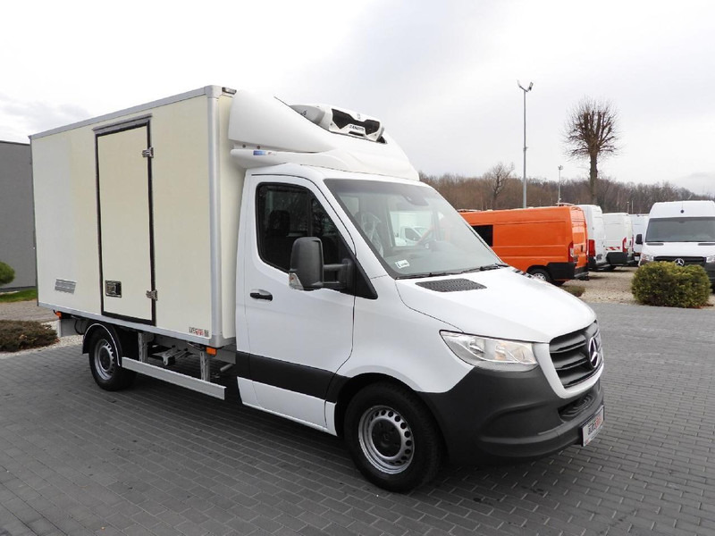 Mercedes-Benz SPRINTER 314 CHŁODNIA KONTENER -1*C TEMPOMAT NAWIGACJA KLIMATYZA - Furgon frigorifer: foto 4 Mercedes-Benz SPRINTER 314 CHŁODNIA KONTENER -1*C TEMPOMAT NAWIGACJA KLIMATYZA - Furgon frigorifer: foto 4