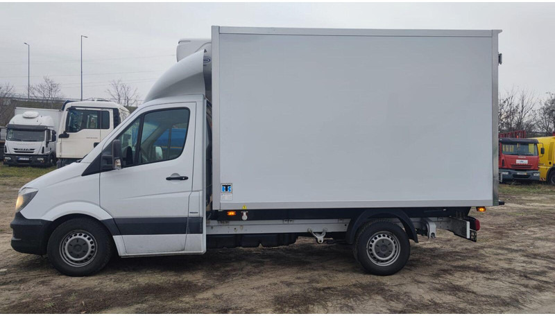 Mercedes-Benz Sprinter 316 cdi - Carrier Xarios 500 frigo - 3,5t - 220V - Furgon frigorifer: foto 4 Mercedes-Benz Sprinter 316 cdi - Carrier Xarios 500 frigo - 3,5t - 220V - Furgon frigorifer: foto 4
