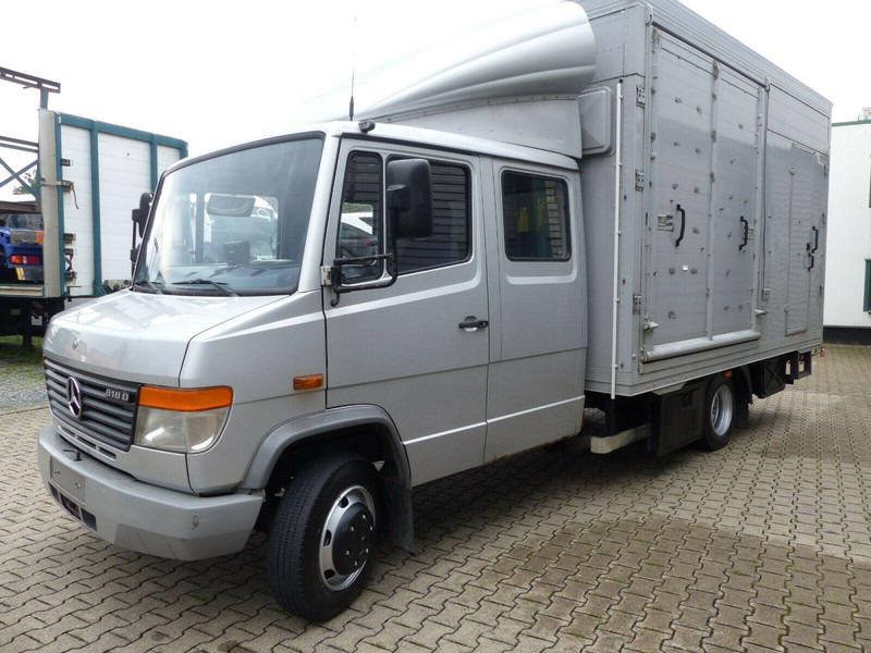 Mercedes-Benz Vario 818 Doka horse transporter + Tail lift - Kamion për kuaj: foto 1 Mercedes-Benz Vario 818 Doka horse transporter + Tail lift - Kamion për kuaj: foto 1
